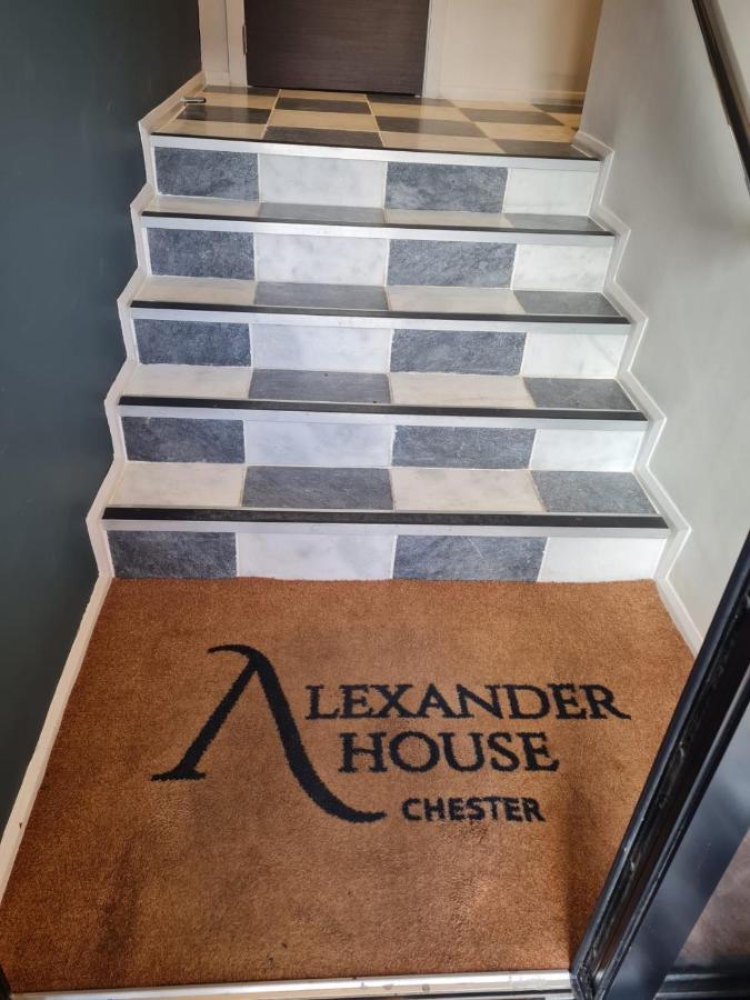 34 Cuppin Street - Luxury City Centre Apartment! Chester Ngoại thất bức ảnh